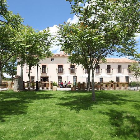 Hotel La Fonda De La Estacion La Puebla De Valverde Buitenkant foto