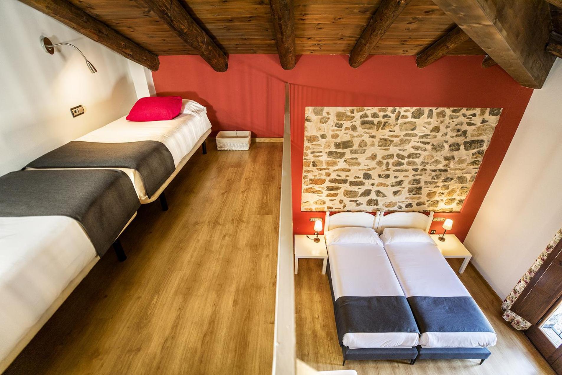 Hotel La Fonda De La Estacion La Puebla De Valverde Buitenkant foto