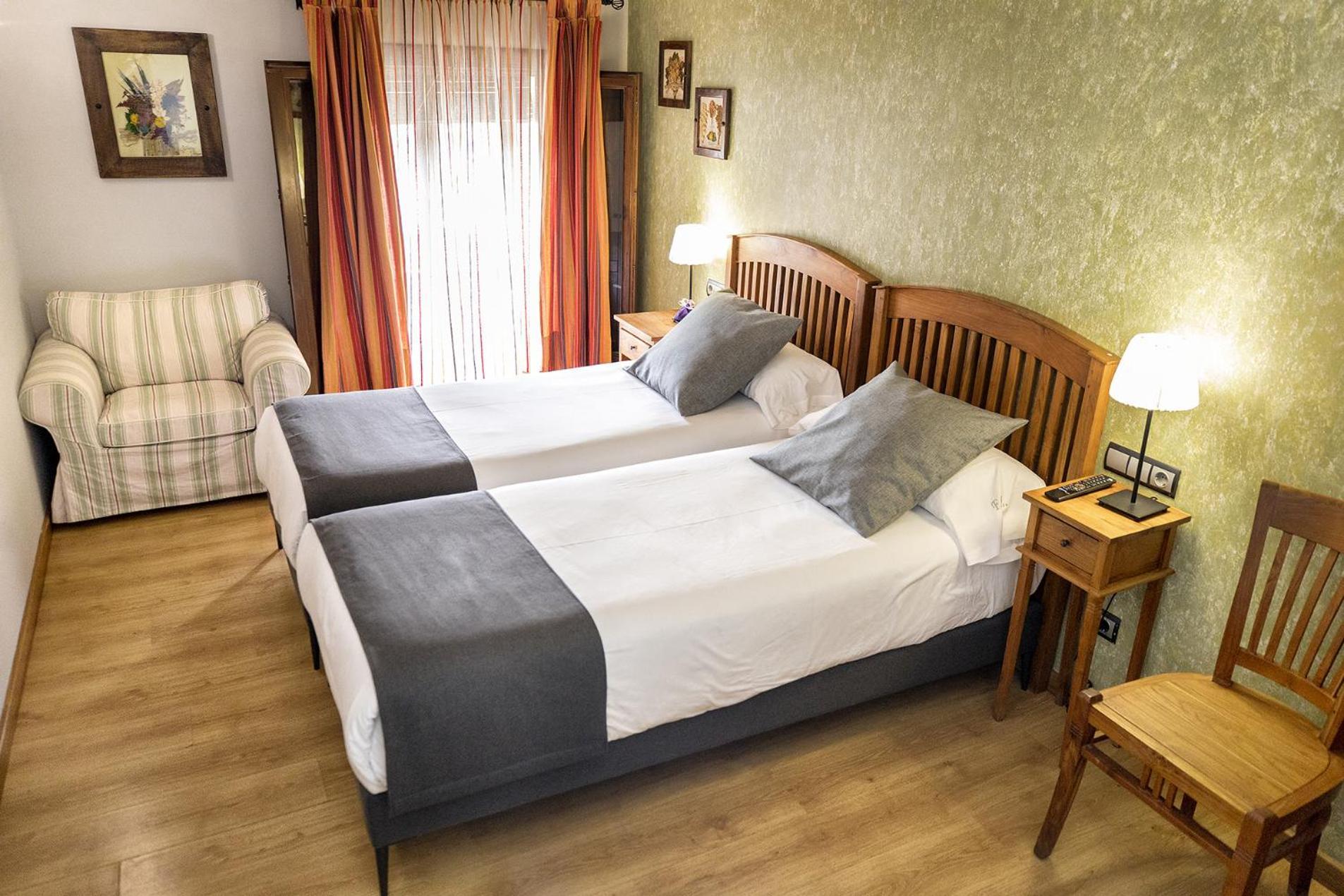Hotel La Fonda De La Estacion La Puebla De Valverde Kamer foto