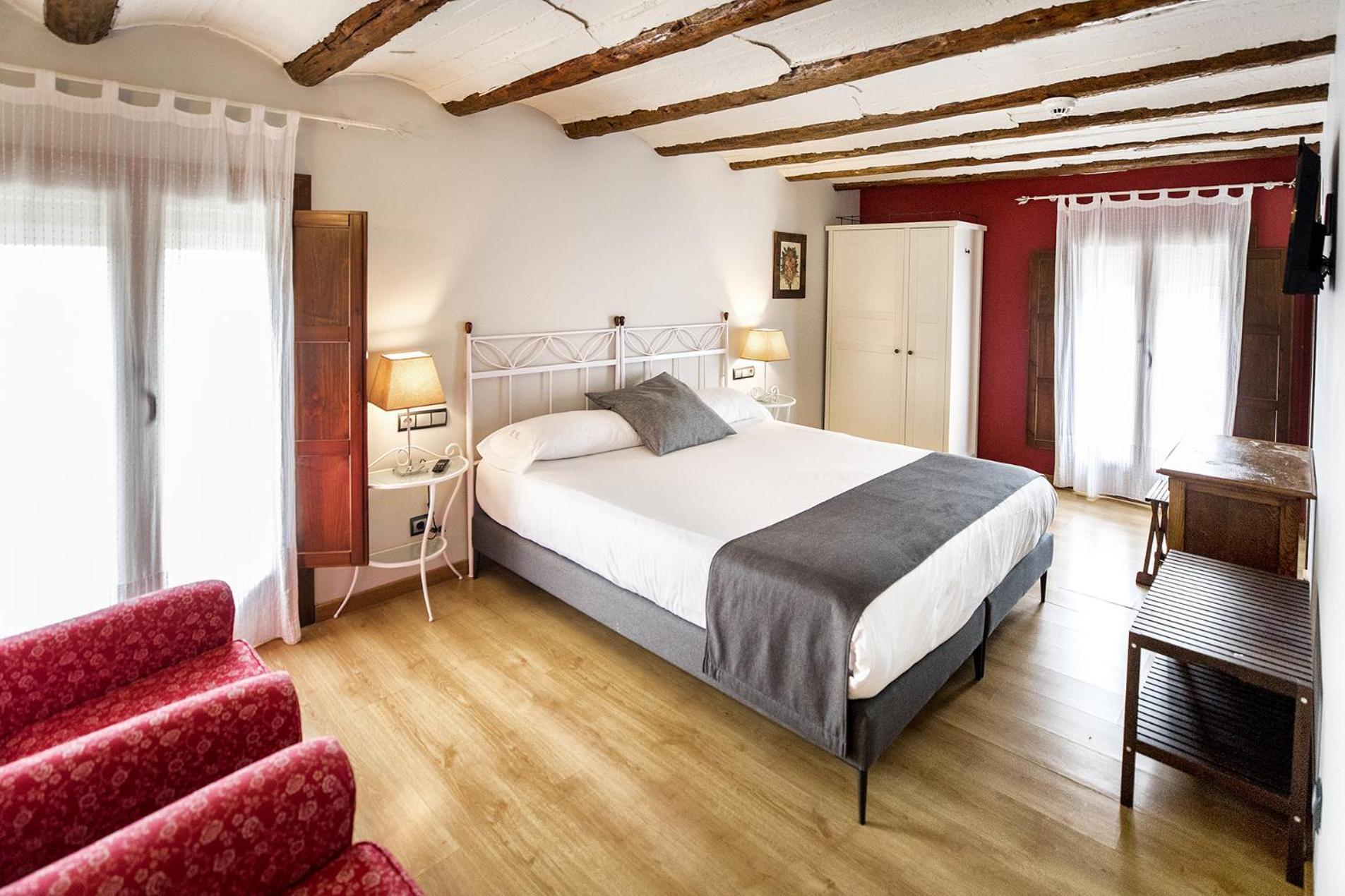 Hotel La Fonda De La Estacion La Puebla De Valverde Buitenkant foto