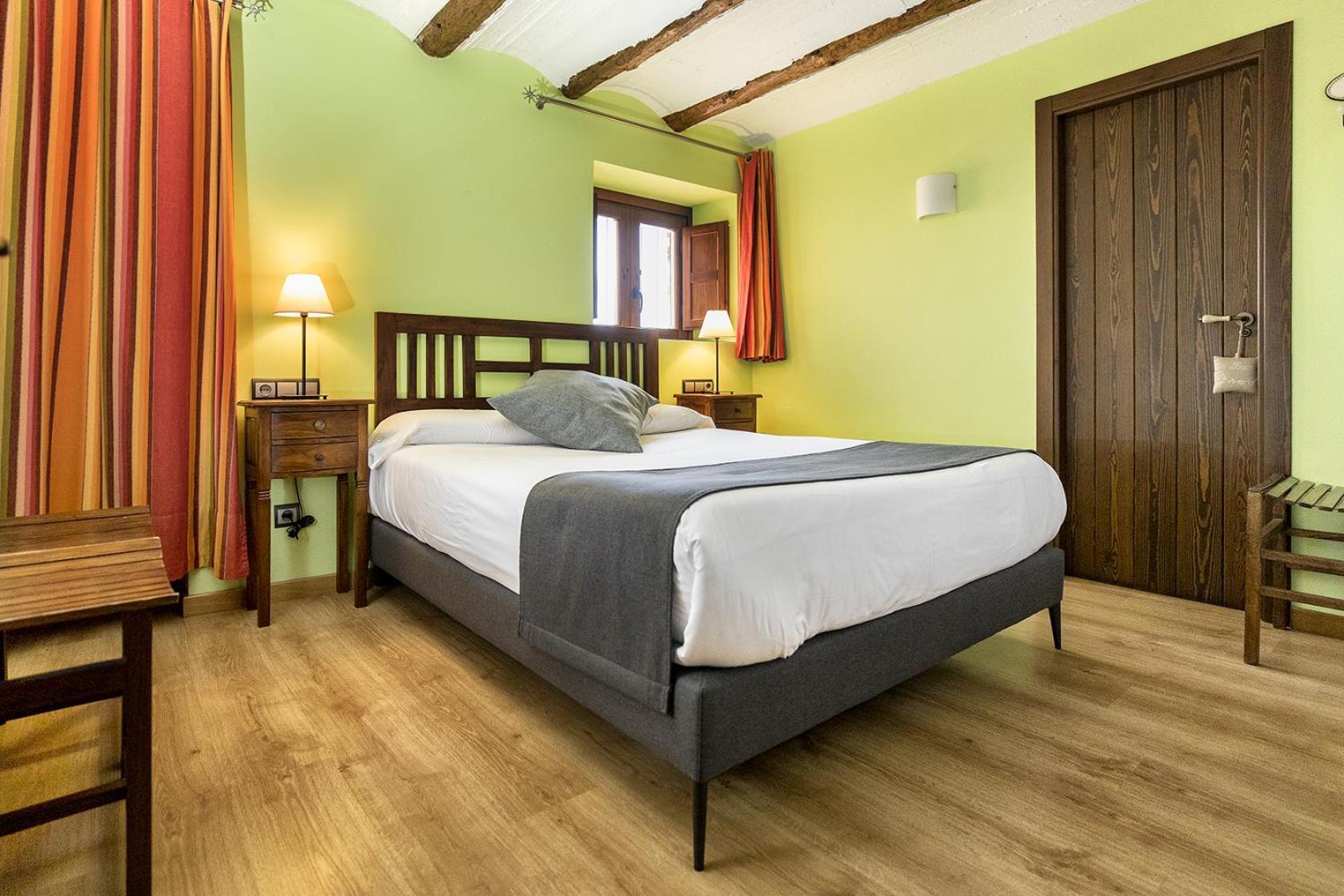Hotel La Fonda De La Estacion La Puebla De Valverde Kamer foto